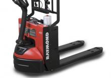 Transpallet elettr. a timone guida terra RAYMOND 8210