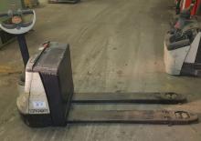 Transpallet elettr. a timone guida terra Crown WP 2320