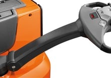 Transpallet elettr. a timone guida terra BT LWE 200