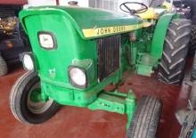 Trattori con trazione 2D John Deere 1035
