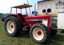 Trattori con trazione 2D International Harvester 1046