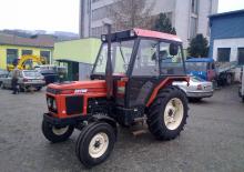 Trattori con trazione 2D Zetor 3320.0 R