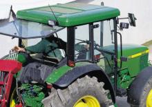 Trattori con trazione 2D John Deere 5500 N