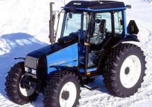 Trattori con trazione 2D Valtra 600-2