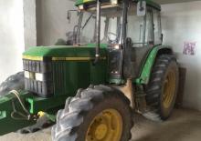 Trattori con trazione 2D John Deere 6205