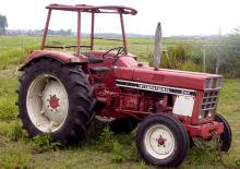 Trattori con trazione 2D International Harvester 644
