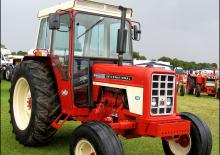 Trattori con trazione 2D International Harvester 674