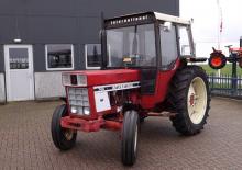 Trattori con trazione 2D International 744