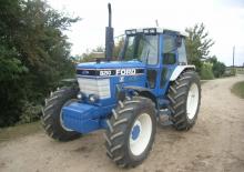 Trattori con trazione 2D Ford-NH 8210