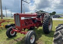 Trattori con trazione 2D International Harvester 856