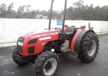 Trattori con trazione 2D Massey Ferguson MF 3235-S2P
