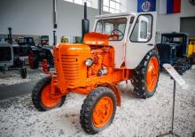 Trattori con trazione 2D Belarus MTZ-50