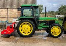 Trattori per uso municipale John Deere 2140