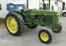 Trattori per uso municipale John Deere 2640