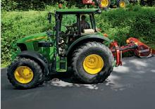 Trattori per uso municipale John Deere 3720