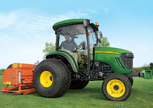 Trattori per uso municipale John Deere 4520
