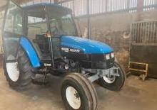 Trattori per uso municipale New Holland 4835