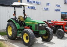 Trattori per uso municipale John Deere 5320
