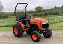 Trattori per uso municipale Kubota B2311