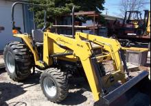 Trattori per uso municipale Challenger MT295B
