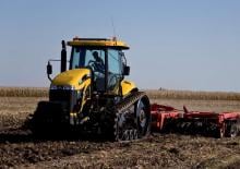 Trattrice agricola cingolati Challenger MT745