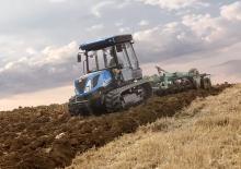 Trattrice agricola cingolati New Holland TK4.90