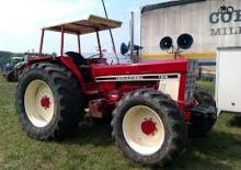 Trattrici agricole - trazione a 4 ruote International Harvester 1046