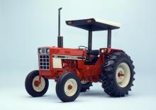 Trattrici agricole - trazione a 4 ruote International Harvester 684