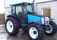 Trattrici agricole - trazione a 4 ruote Valtra 900-4