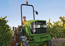 Trattori con trazione 2D John Deere 5090 GV