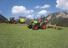Trattori con trazione 2D Claas Elios 220