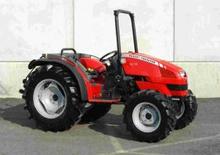 Trattrici agricole - trazione a 4 ruote Massey Ferguson MF 2415
