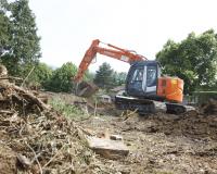 crawler-excavators-zx-135-us-3